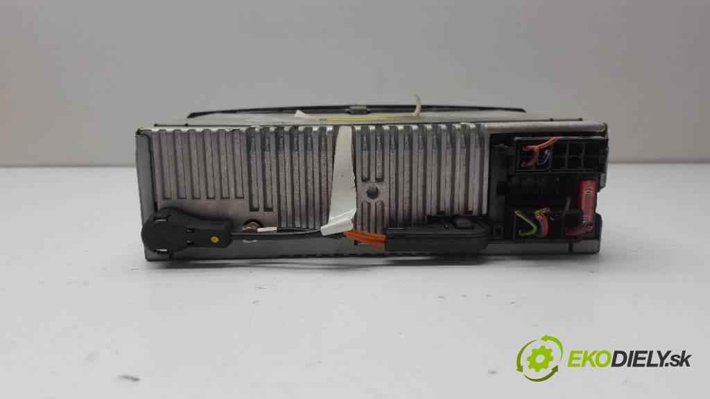 MERCEDES-BENZ C270 CDI W203 2001 125kw W203 2685 RADIO 2038201786 (Audio zariadenia)