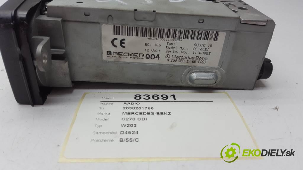 MERCEDES-BENZ C270 CDI W203 2001 125kw W203 2685 RADIO 2038201786 (Audio zariadenia)