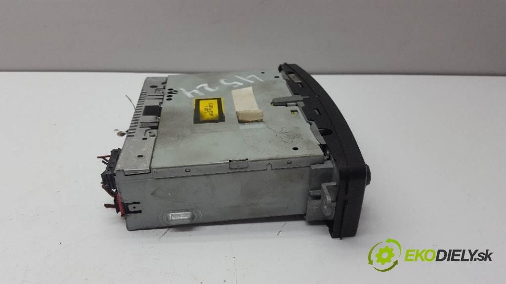 MERCEDES-BENZ C270 CDI W203 2001 125kw W203 2685 RADIO 2038201786 (Audio zariadenia)