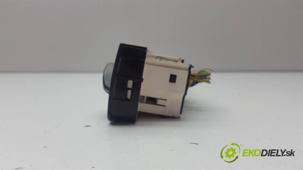 BMW E46  2002 85kW    1796 Panel ovládania kúrenia 6411 6 921 846 (Prepínače, spínače, tlačidlá a ovládače kúrenia)