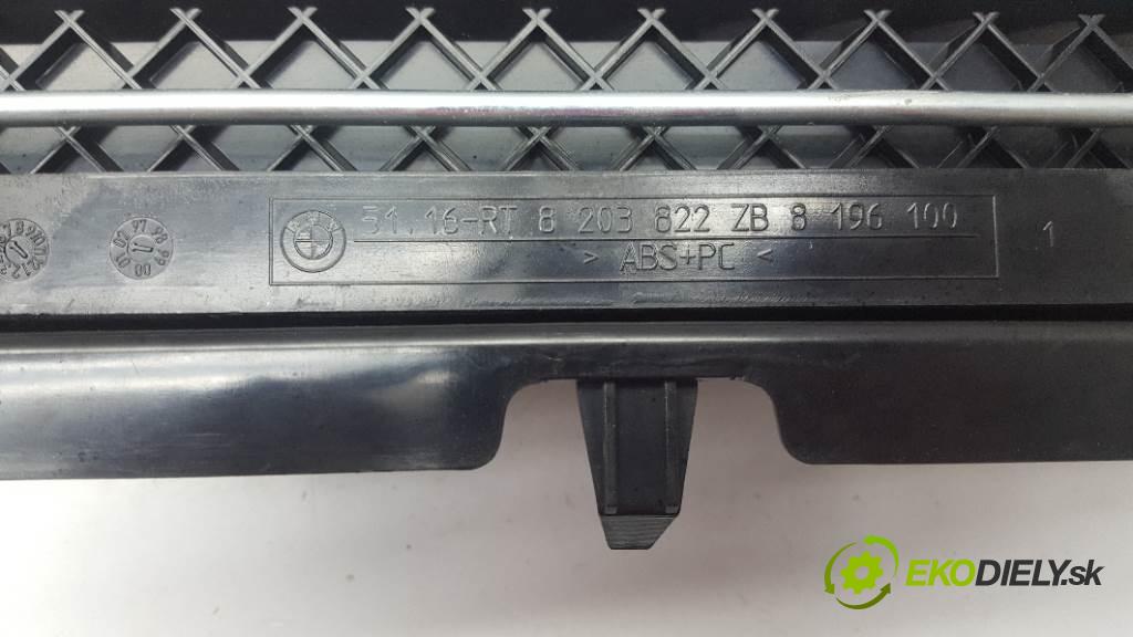 BMW E46  2002 85kW    1796 Priehradka, kastlík spolujazdca 8 203 822 (Priehradky, kastlíky)