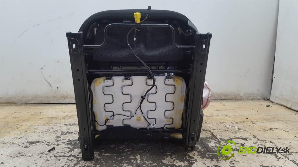 SKODA RAPID  2019 81kW    999 Sedadlo ľavy BRAK PODUSZKI (Sedačky, sedadlá)