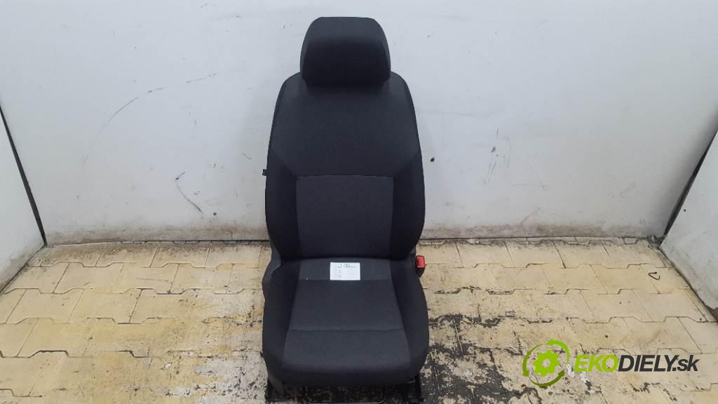 SKODA RAPID  2019 81kW    999 Sedadlo pravy  (Sedačky, sedadlá)
