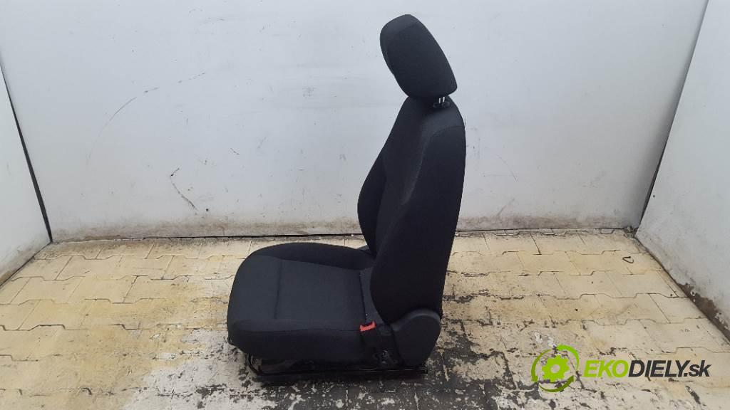 SKODA RAPID  2019 81kW    999 Sedadlo pravy  (Sedačky, sedadlá)
