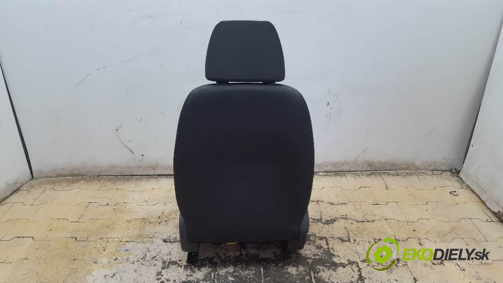 SKODA RAPID  2019 81kW    999 Sedadlo pravy  (Sedačky, sedadlá)