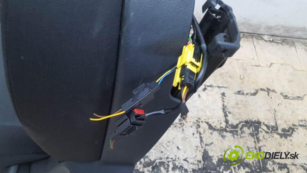 SKODA RAPID  2019 81kW    999 Sedadlo pravy  (Sedačky, sedadlá)