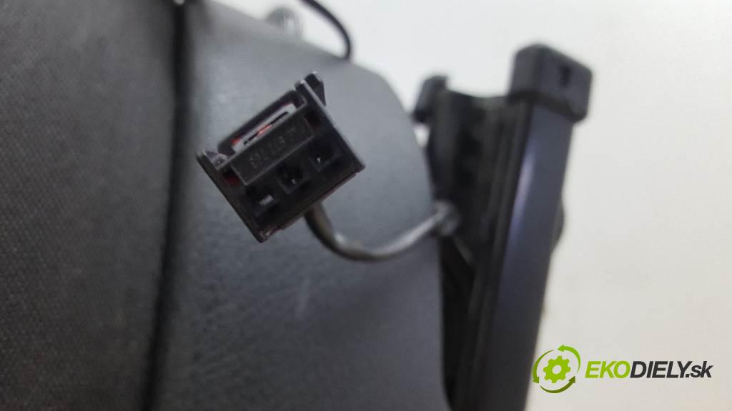 SKODA RAPID  2019 81kW    999 Sedadlo pravy  (Sedačky, sedadlá)