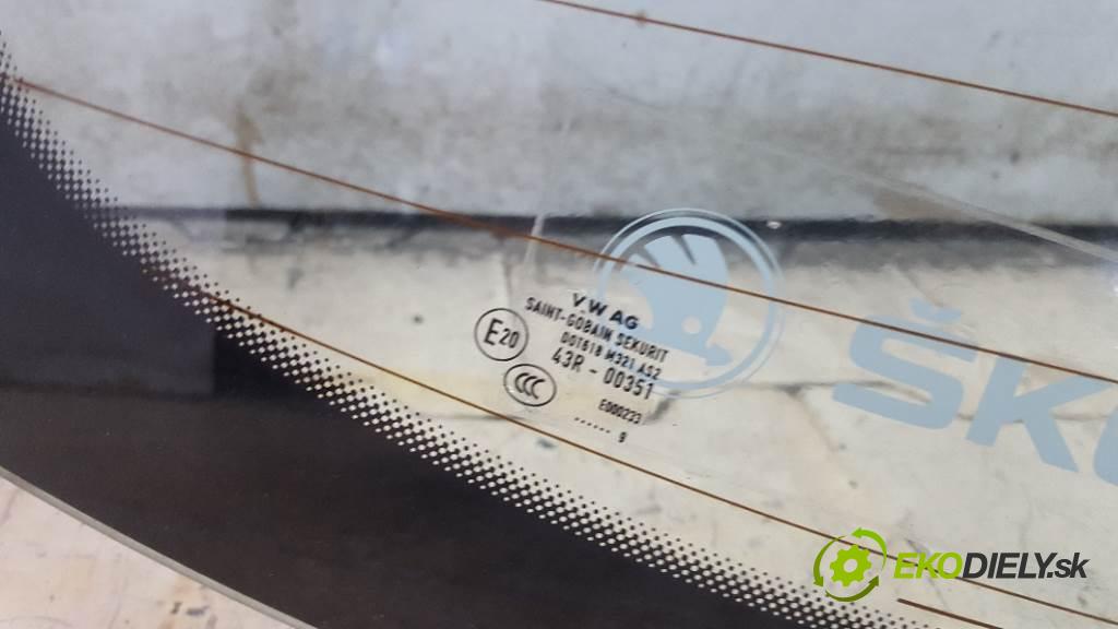SKODA RAPID  2019 81kW    999 okno zadní část