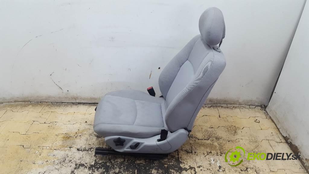 MERCEDES-BENZ C W203 W203 2003 105kw W203 2148 Sedadlo ľavy  (Sedačky, sedadlá)