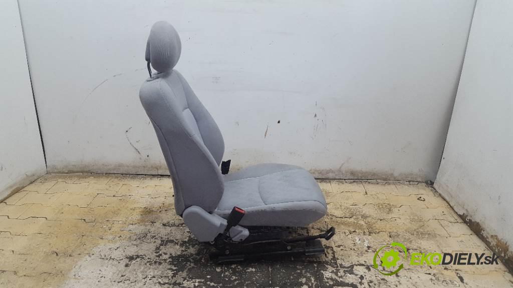 MERCEDES-BENZ C W203 W203 2003 105kw W203 2148 Sedadlo ľavy  (Sedačky, sedadlá)