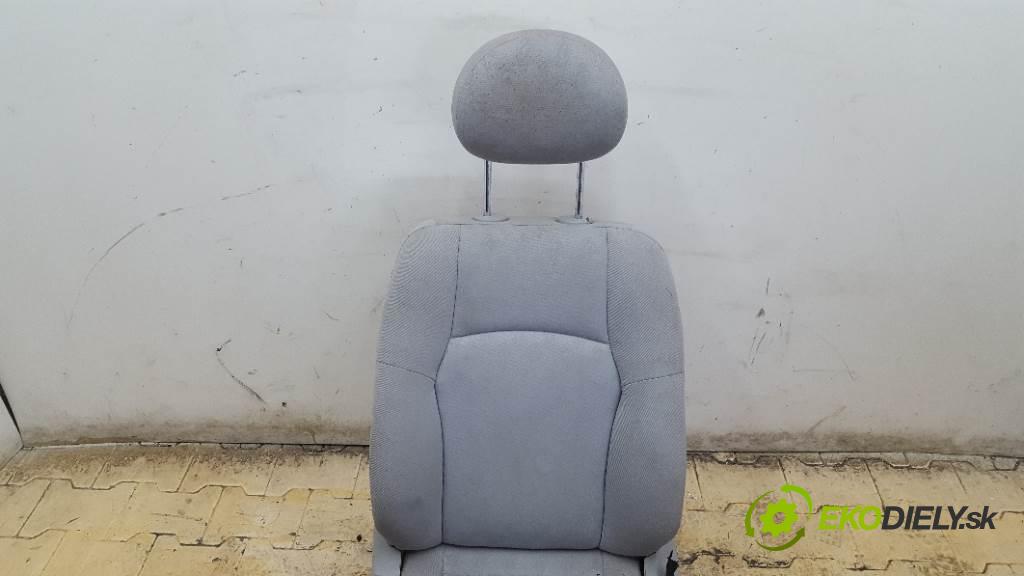 MERCEDES-BENZ C W203 W203 2003 105kw W203 2148 Sedadlo ľavy  (Sedačky, sedadlá)