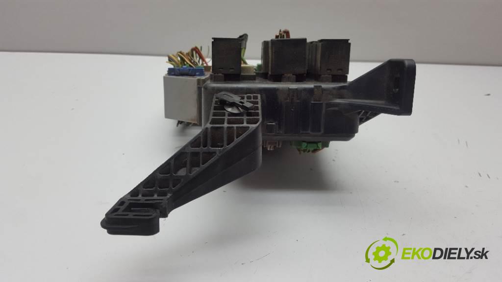 FORD MONDEO MK3 2002 105kw MK3 1999 skříňka poistková 1S7T-14A073-AE (Pojistkové skříňky)