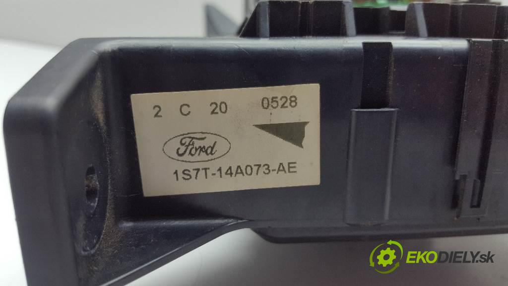 FORD MONDEO MK3 2002 105kw MK3 1999 skříňka poistková 1S7T-14A073-AE (Pojistkové skříňky)