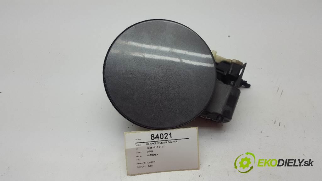 OPEL INSIGNIA   2011 118kw   1956 Dvierka nádrže paliva 13352310 Y177 (Ostatné)