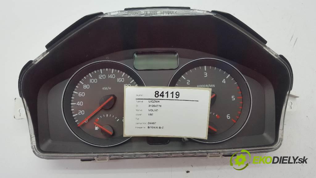 VOLVO V50   2009 136 kW   1997 Prístrojovka 31254776 (Prístrojové dosky, displeje)