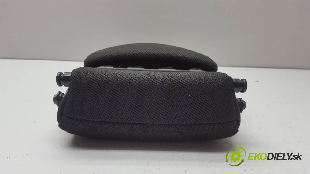 VOLVO V50   2009 136 kW   1997 Lakťová opierka TYŁ (Lakťové opierky)