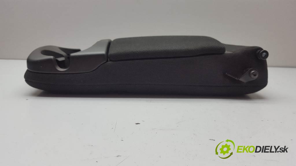 VOLVO V50   2009 136 kW   1997 Lakťová opierka TYŁ (Lakťové opierky)