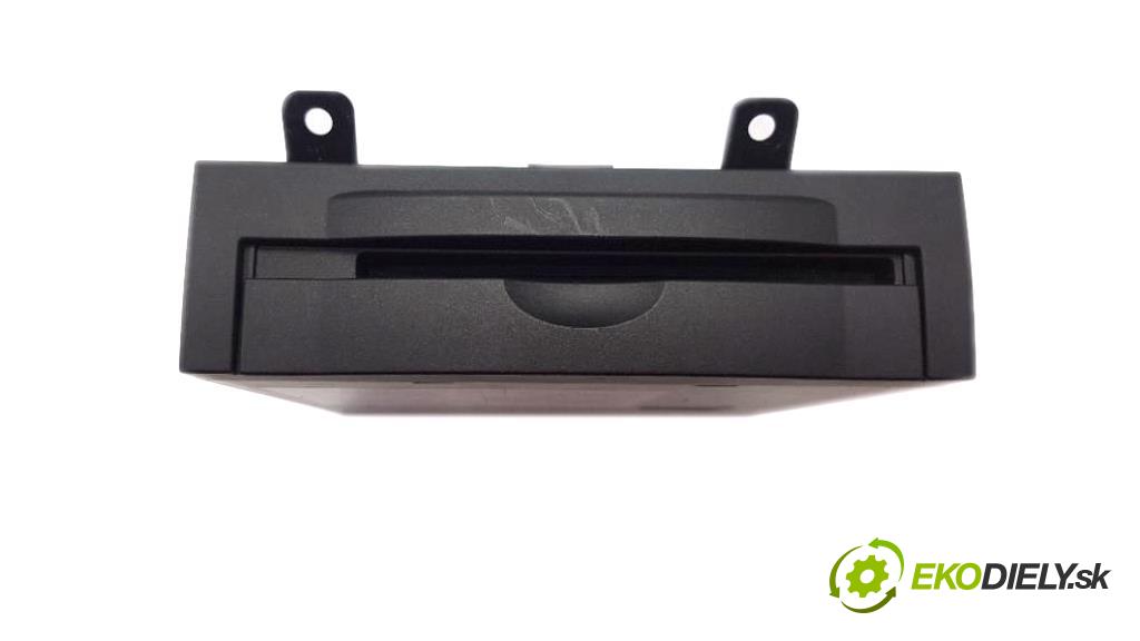 VOLVO V50   2009 136 kW   1997 RADIO 31285849 (Audio zariadenia)