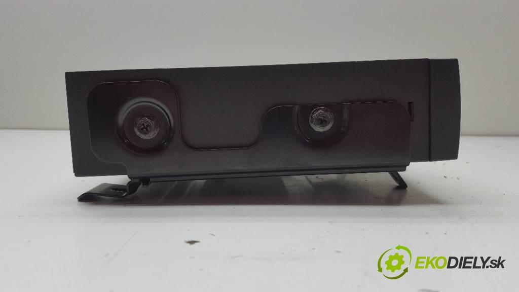 VOLVO V50   2009 136 kW   1997 RADIO 31285849 (Audio zariadenia)