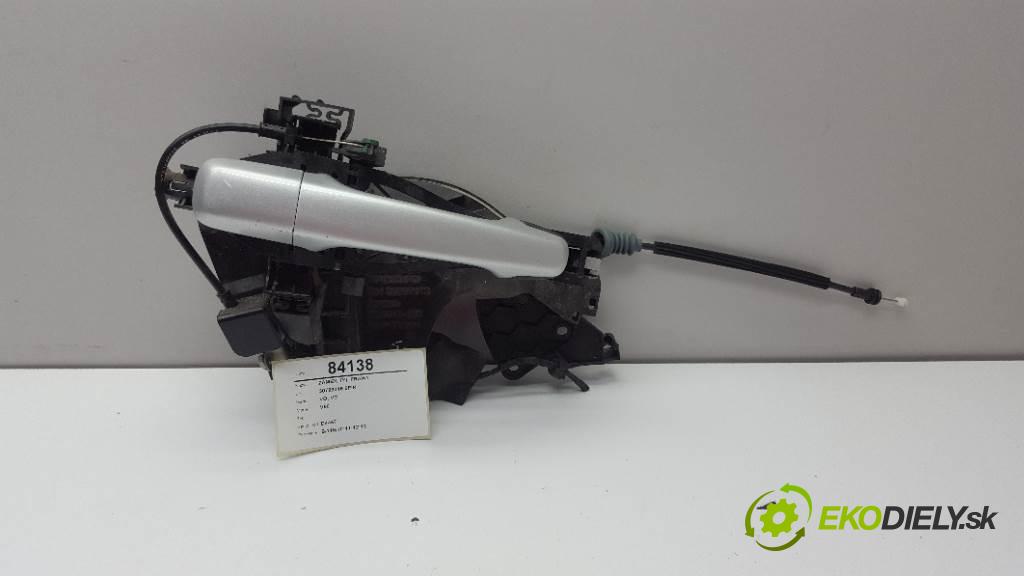 VOLVO V50   2009 136 kW   1997 zámok zadní část pravý 30799316 6PIN