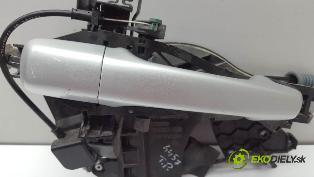 VOLVO V50   2009 136 kW   1997 zámok zadní část pravý 30799316 6PIN
