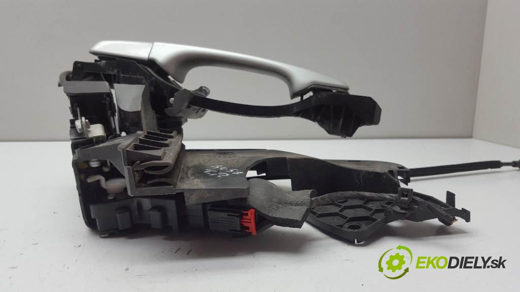 VOLVO V50   2009 136 kW   1997 zámok zadní část pravý 30799316 6PIN