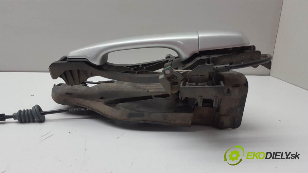 VOLVO V50   2009 136 kW   1997 zámok zadní část pravý 30799316 6PIN