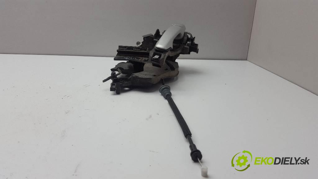 VOLVO V50   2009 136 kW   1997 zámok zadní část pravý 30799316 6PIN