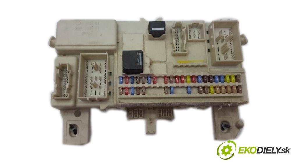 VOLVO V50   2009 136 kW   1997 modul BSI 31268178 (Pojistkové skříňky)