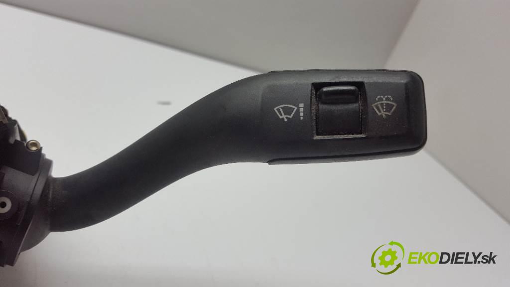 AUDI A4 B6  2022 131 kW B6  1896 Prepínač kombinovaný 8E0953503 (Prepínače, spínače, tlačidlá a ovládače kúrenia)