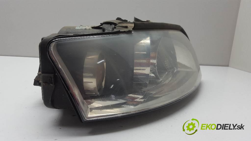 AUDI A4 B6  2022 131 kW B6  1896 Svetlomet pravy 8E0941004F (Pravé)