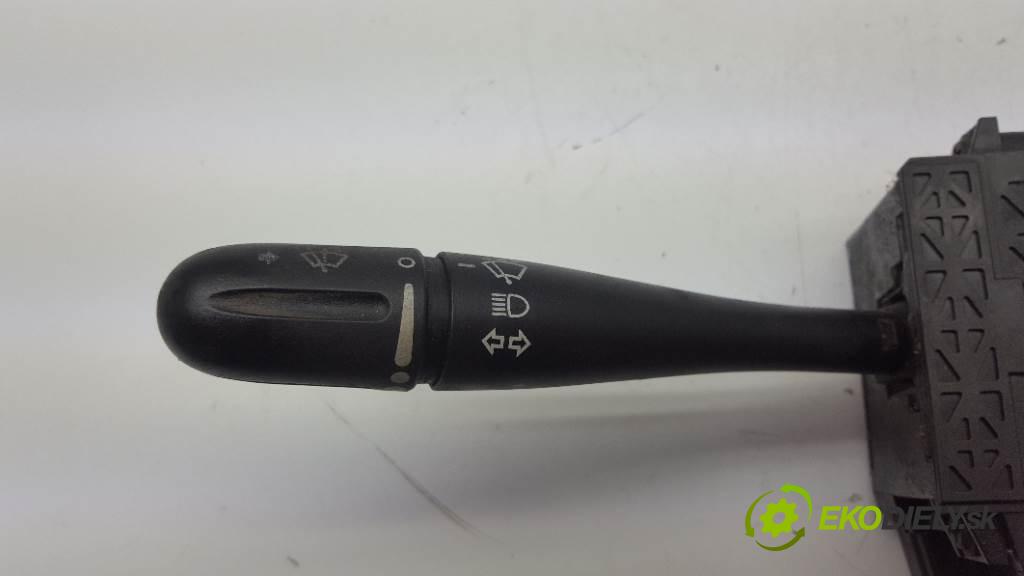 CHRYSLER VOYAGER IV 2003 105kw IV 2499 Prepínač smeroviek 04685922AD (Prepínače, spínače, tlačidlá a ovládače kúrenia)