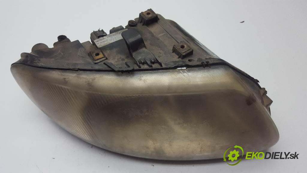 CHRYSLER VOYAGER IV 2003 105kw IV 2499 Svetlomet pravy 04857702AB F (Pravé)