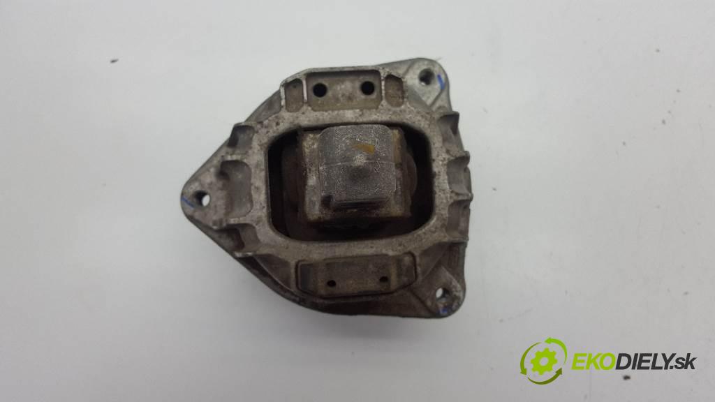 BMW     F07  AirBag Motor 68623513  22116777381-01 (Držiaky motora)