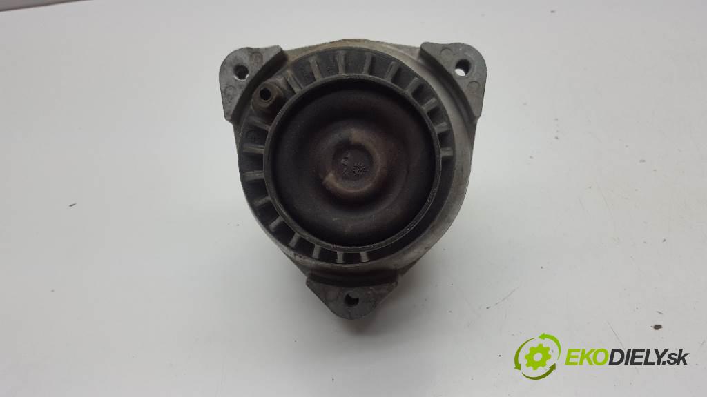 BMW     F07  AirBag Motor 68623513  22116777381-01 (Držiaky motora)