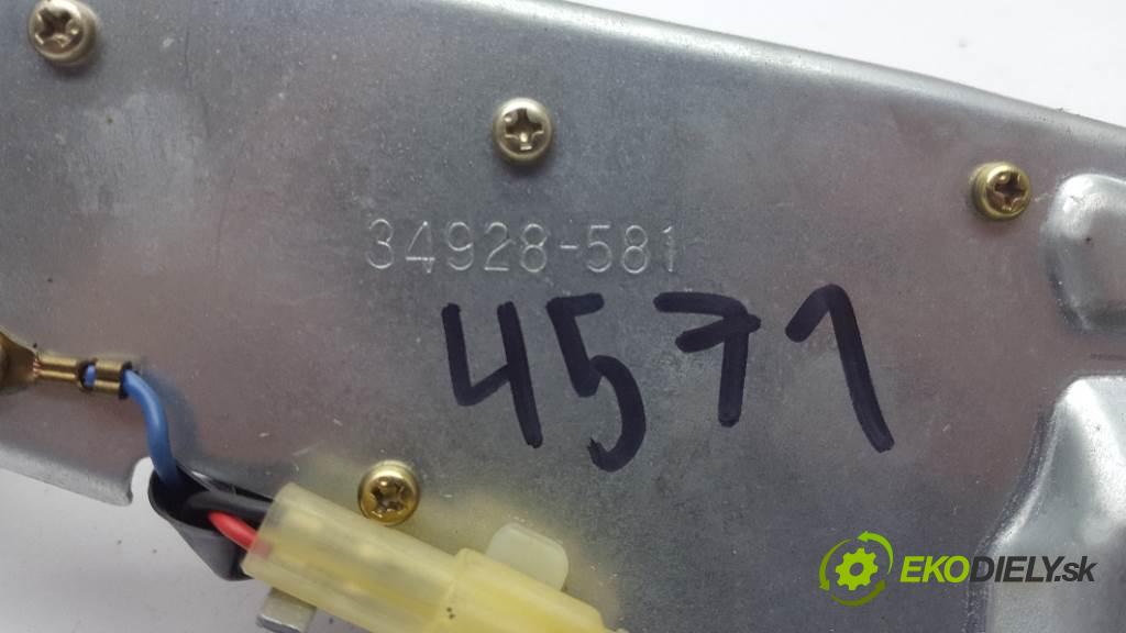 MAZDA 323 BJ 2002 72kw BJ 1598 motorek stěračů zadní část 34928581 2PIN