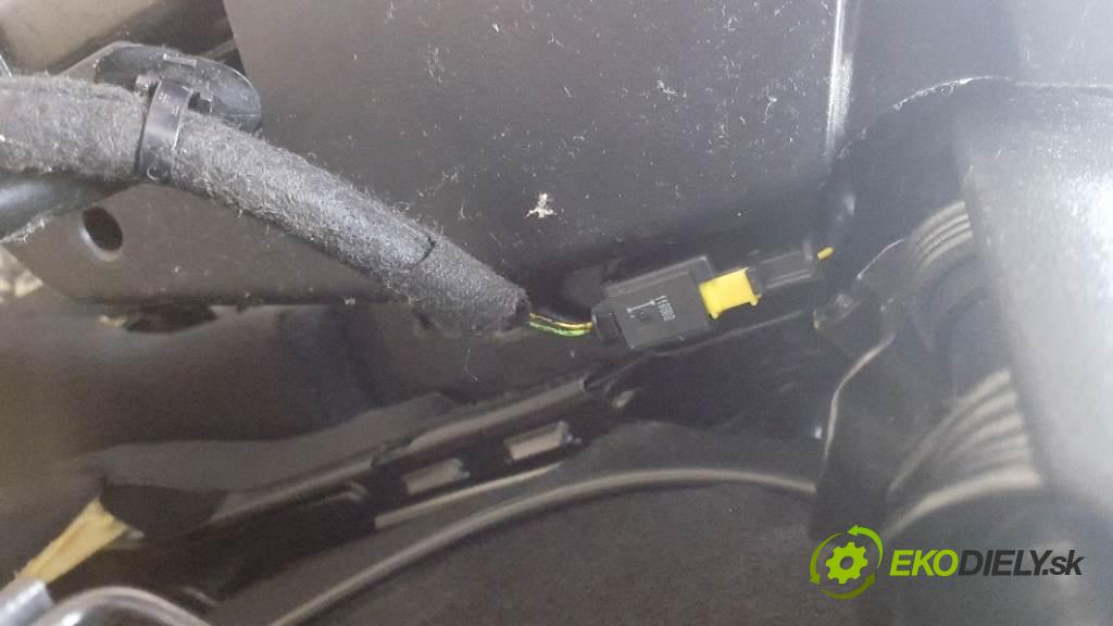 CITROEN C4 PICASSO GRAND 2008 100kw GRAND 1997 Sedadlo zad  (Sedačky, sedadlá)