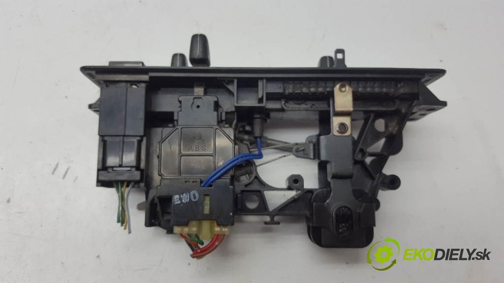 TOYOTA RAV4  1998 94kW    1998 Panel ovládania kúrenia  (Prepínače, spínače, tlačidlá a ovládače kúrenia)