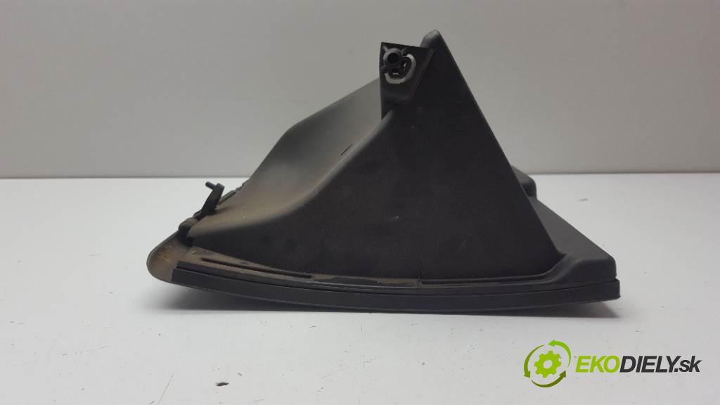 TOYOTA RAV4  1998 94kW   1998 Priehradka, kastlík spolujazdca 55550-42010 (Priehradky, kastlíky)