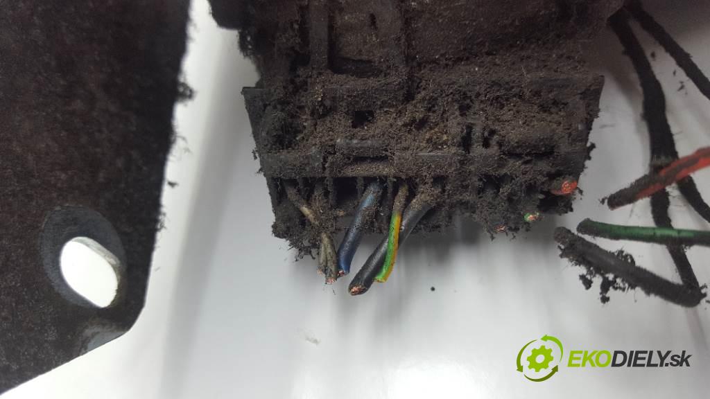 PEUGEOT BOXER  2001    2180 Mechanizmus stieračov predný 8 PIN (Motorčeky stieračov predné)