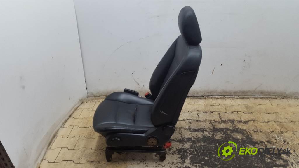 MERCEDES-BENZ B180 CDI W245 2005 80kw W245 1992 Sedadlo ľavy  (Sedačky, sedadlá)