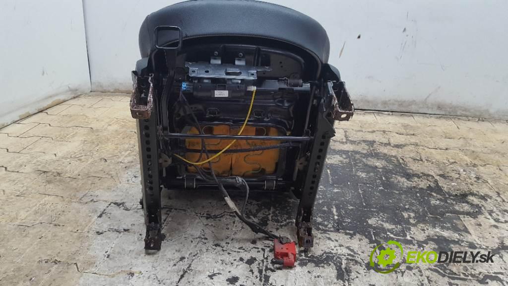 MERCEDES-BENZ B180 CDI W245 2005 80kw W245 1992 Sedadlo ľavy  (Sedačky, sedadlá)