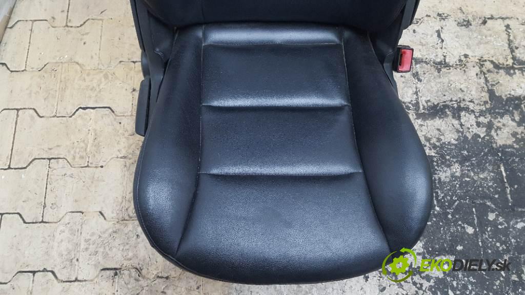 MERCEDES-BENZ B180 CDI W245 2005 80kw W245 1992 Sedadlo pravy  (Sedačky, sedadlá)