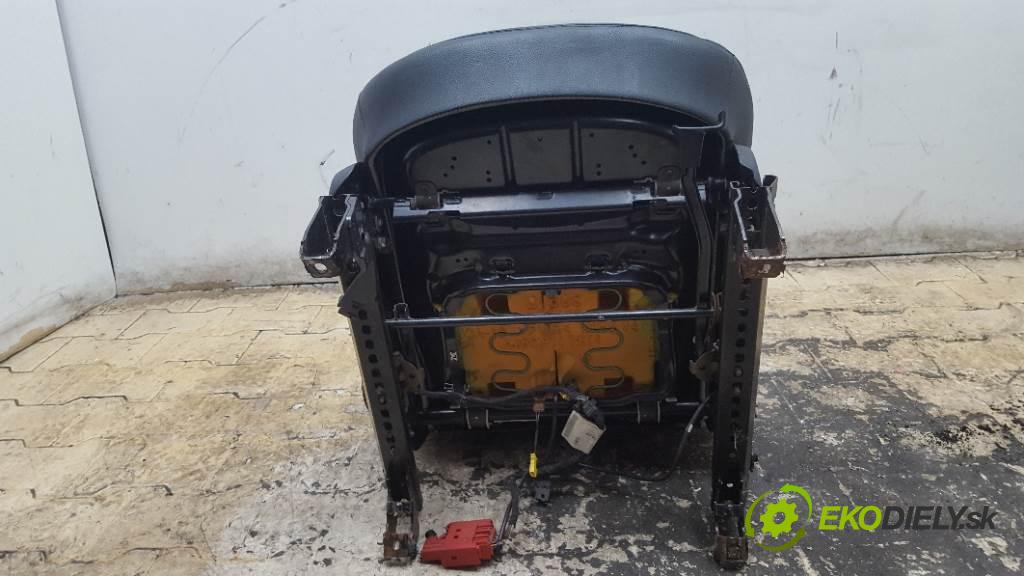 MERCEDES-BENZ B180 CDI W245 2005 80kw W245 1992 Sedadlo pravy  (Sedačky, sedadlá)