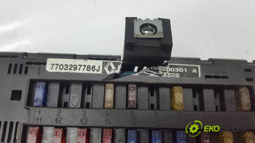 RENAULT MEGANE SCENIC  2006 99kW    1998 Modul BSI 7703297786 (Poistkové skrinky)