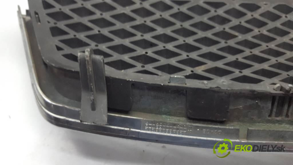 FORD C-MAX I 2006 80kw I 1560 mřížka maska 3M51R8138 (Mřížky (masky) chladičů)