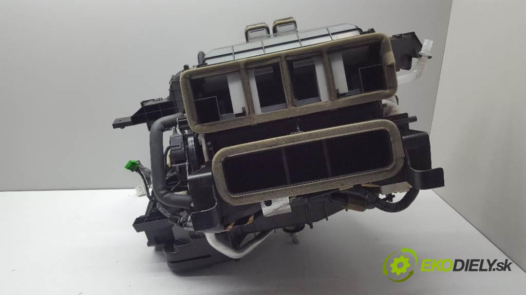 HONDA ACCORD VIII 2009 148kW VIII 2354 Výhrevné teleso, radiátor kúrenia  (Radiátory kúrenia)