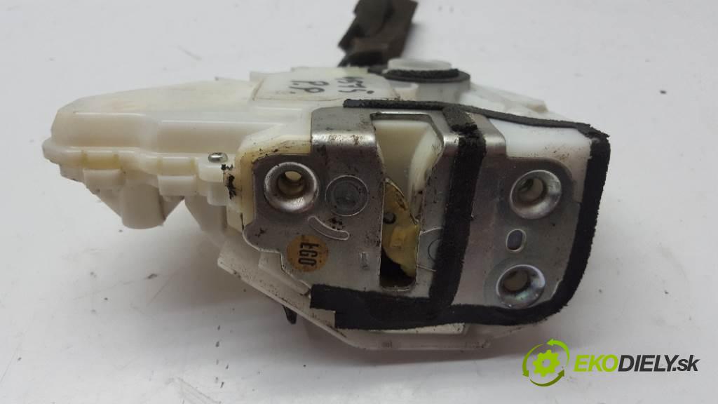 HONDA ACCORD VIII 2009 148kW VIII 2354 zámok přední část pravý 7PIN