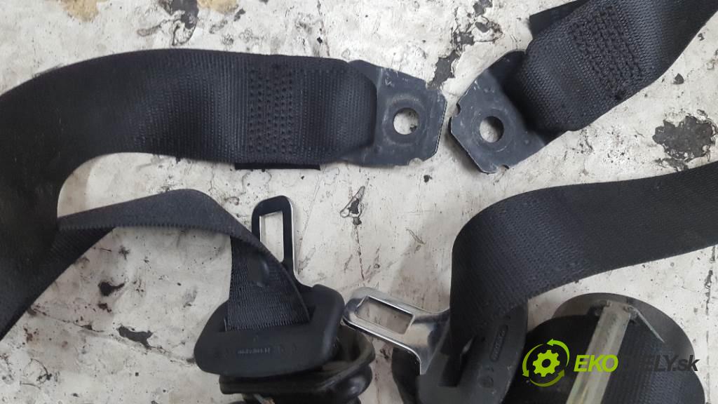 OPEL ZAFIRA B 2007 88kW B 1910 Sedadlo zad 3 RZĄD KOMPLET (Sedačky, sedadlá)