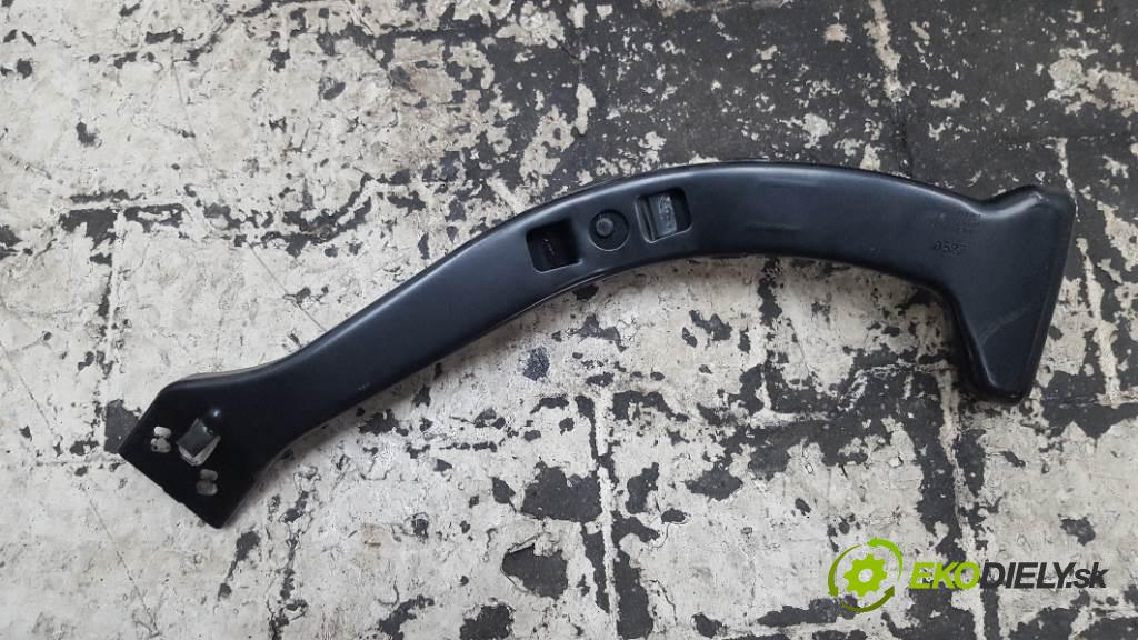 OPEL ZAFIRA B 2007 88kW B 1910 Sedadlo zad 3 RZĄD KOMPLET (Sedačky, sedadlá)